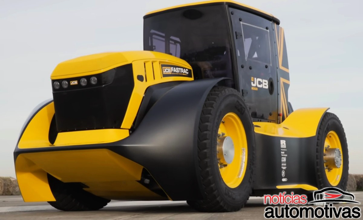 Um trator de 5 toneladas saiu da fazenda para o Guinness e a JCB levou o Fastrac Two a 247,5 km/h com motor diesel de 1.030 cv