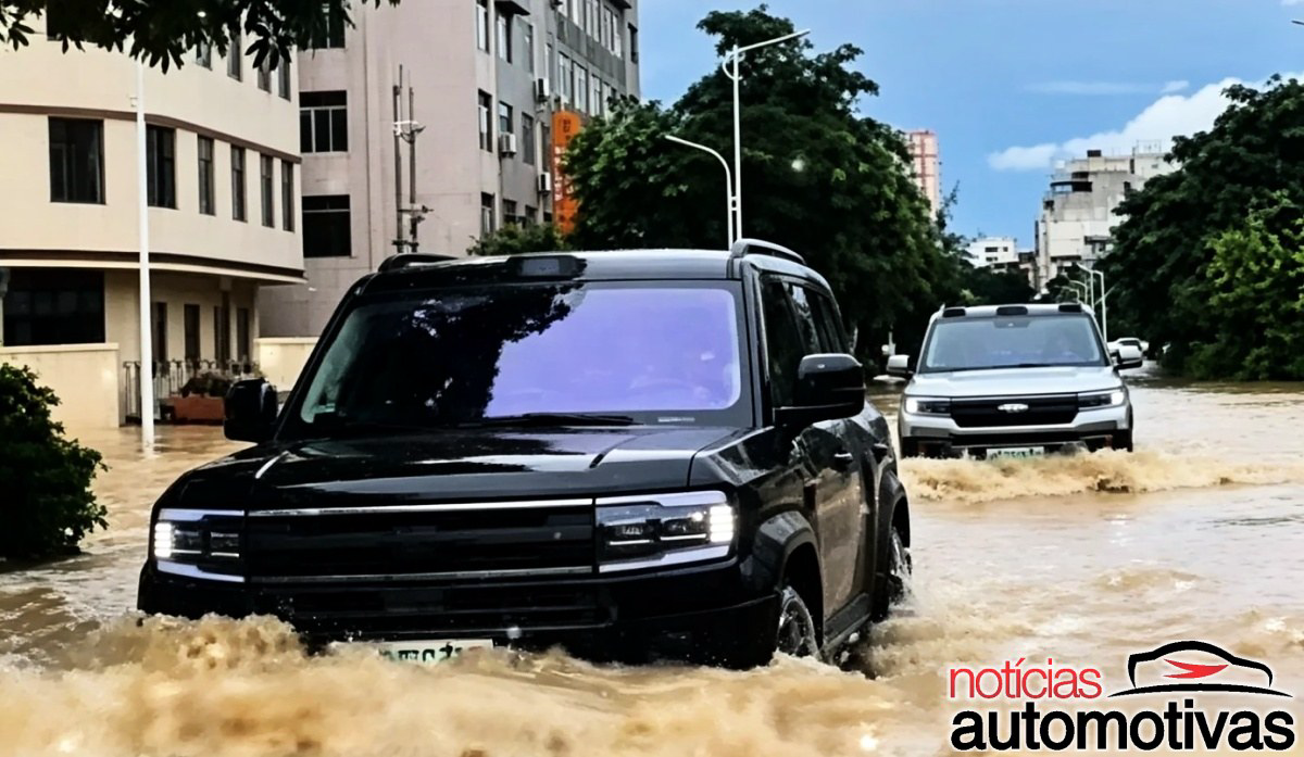 Após chuvas históricas em Guangxi, donos de BYD Denza e Fang Cheng Bao formaram comboios de resgate e cruzaram até 80 cm de água