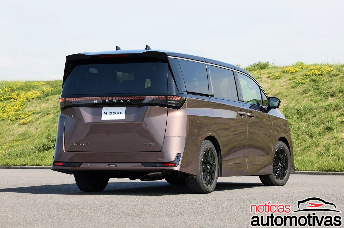 Nissan Elgrand Chega Japao 2