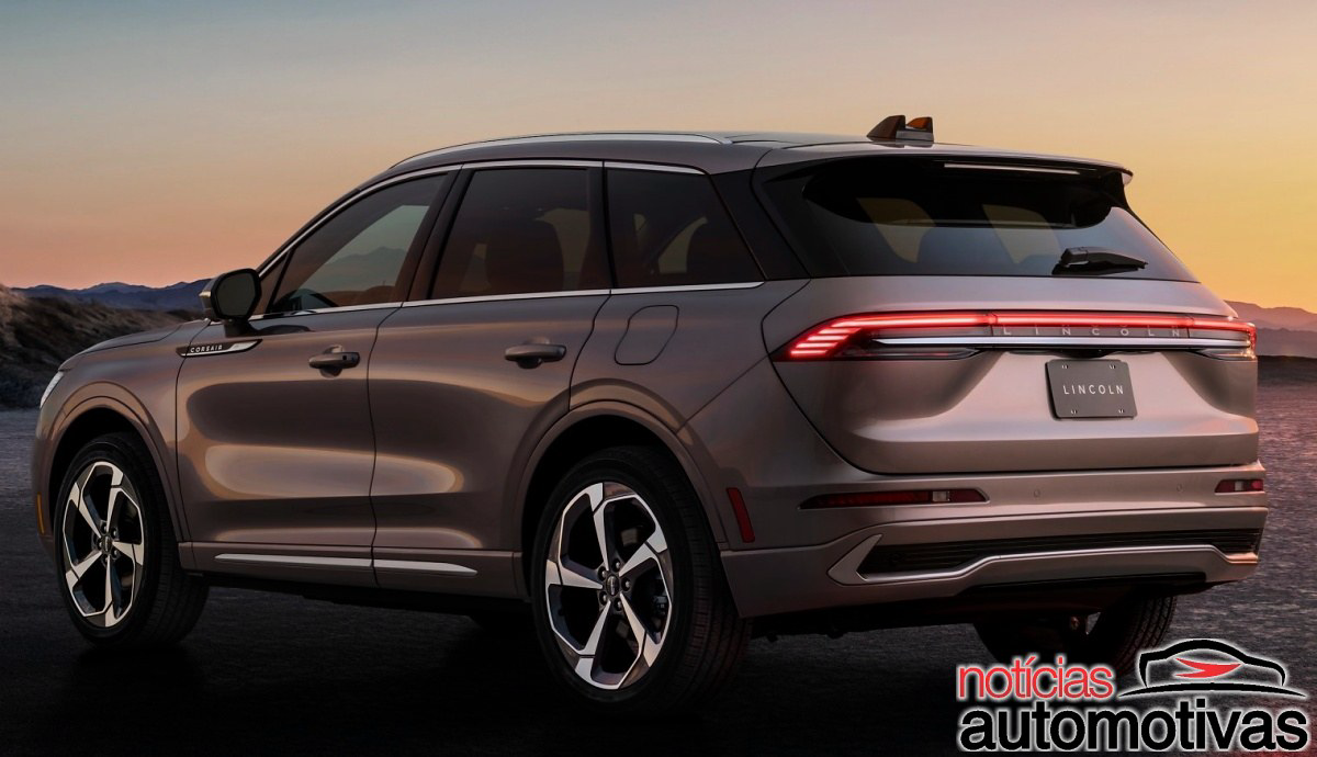 Lincoln Corsair Hybrid 2027 2