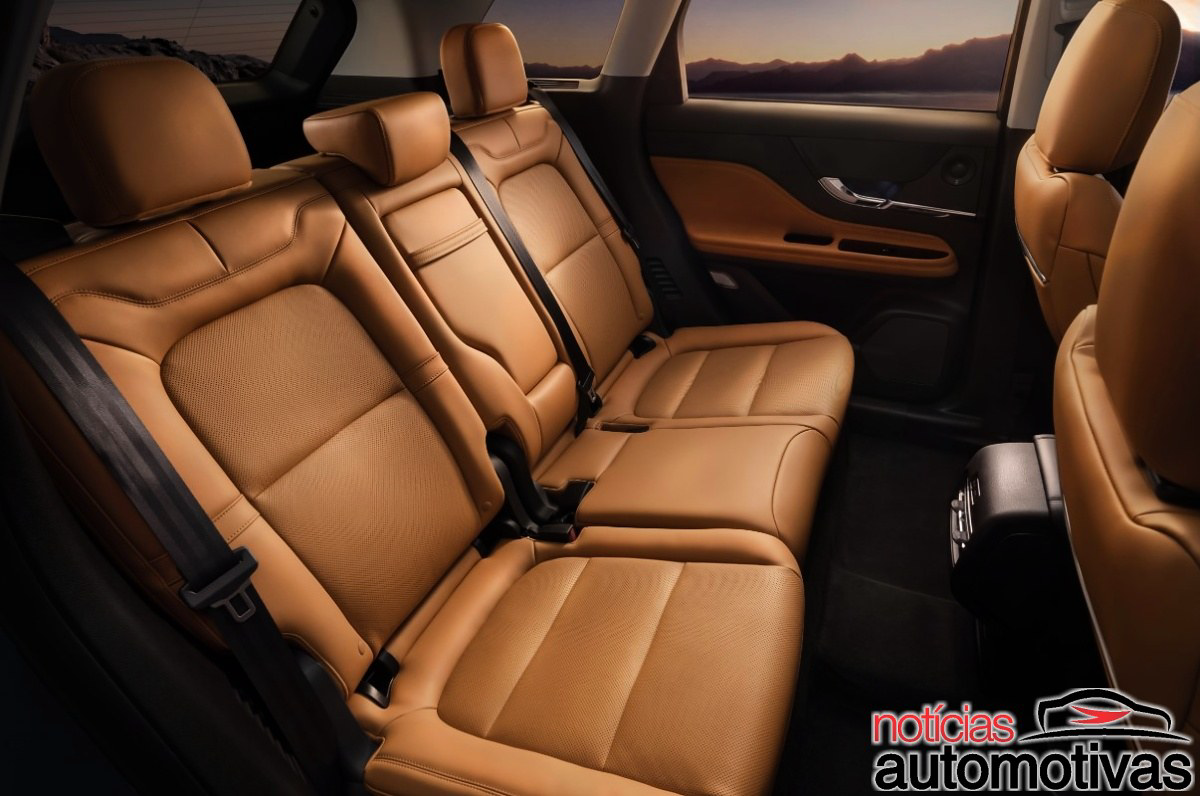 Lincoln Corsair Hybrid 2027 5