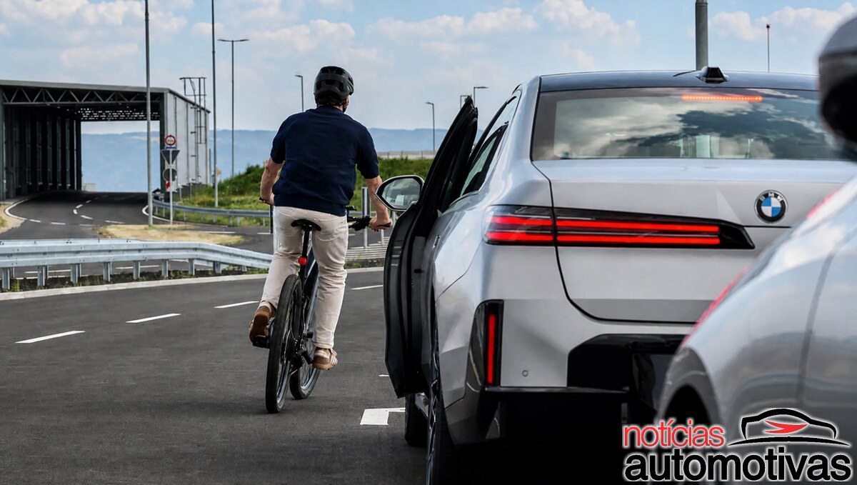 A Neue Klasse estreia no BMW iX3 com sensores que seguram a porta quando bicicletas se aproximam e freiam em manobras