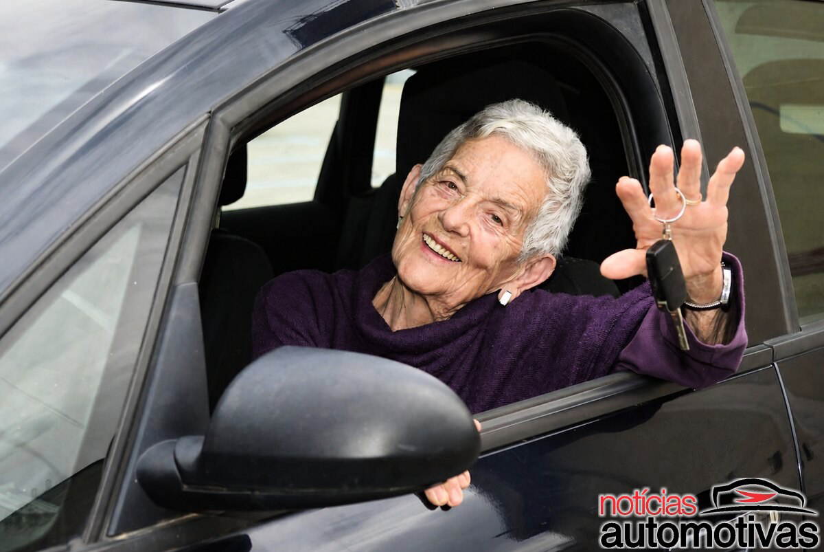 Governo tenta impor limites automáticos para motoristas a partir de 85 anos, e renovação da carteira pode ganhar exames mais rigorosos na Itália