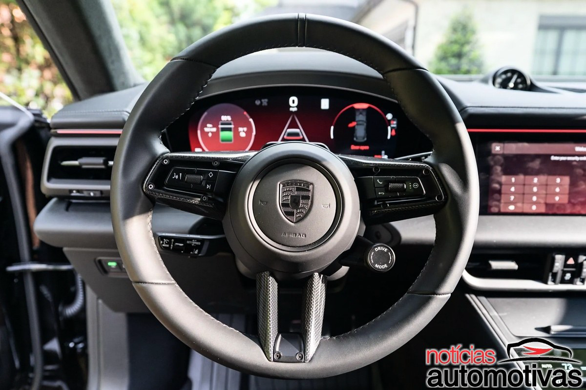 Porsche Macan Turbo Electric Preto 5