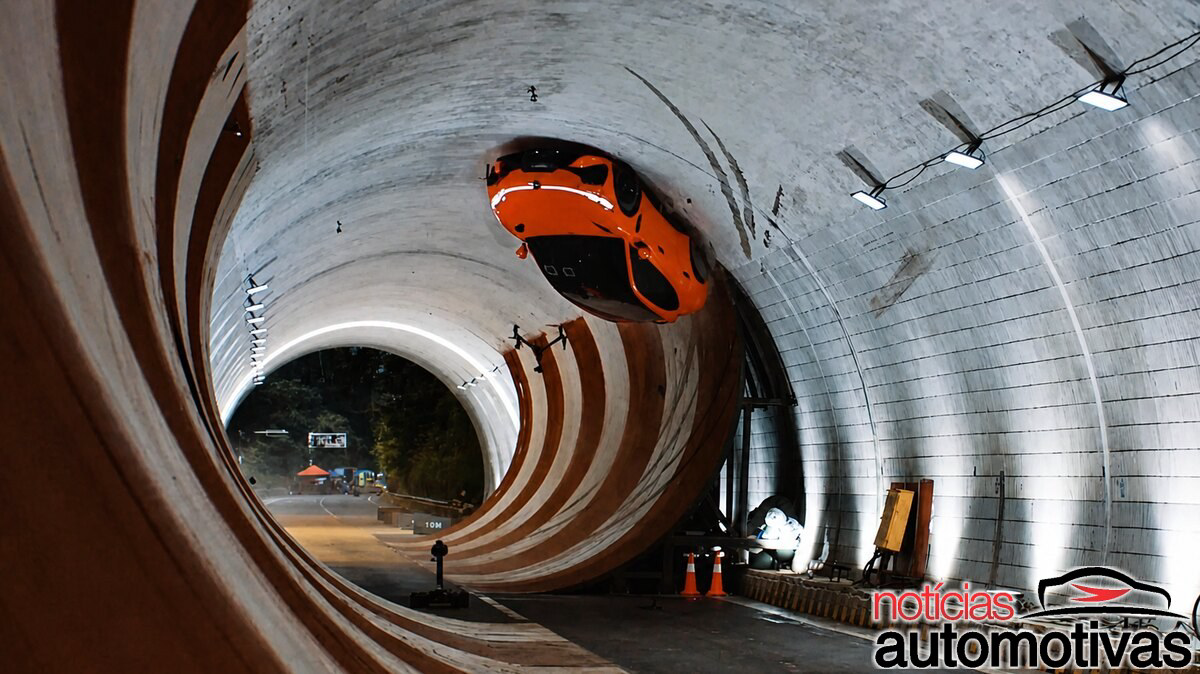 Voyah Passion S apresenta vídeo contínuo para provar volta de 360 graus no teto de um túnel na China, usando todos os seus 646 cavalos