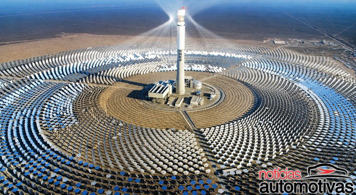 China supera o carvão em capacidade solar pela primeira vez, enquanto a fonte fóssil ainda fornece quase metade da eletricidade do país que acelera nos EVs