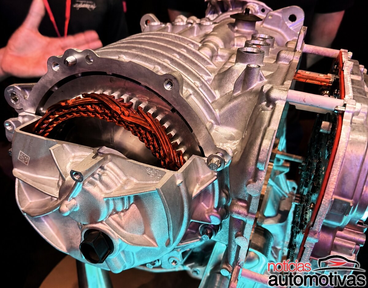 Novo motor elétrico da Tesla entrega alta densidade de potência mesmo sem terras raras, avanço que pode aliviar riscos de restrições chinesas