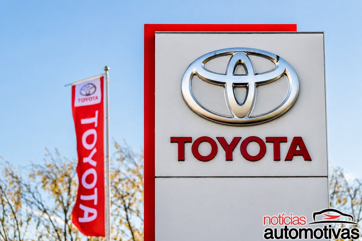 Toyota usa sua frota global para buscar R$ 98,1 bilhões em lucro fora da venda de novos carros, com software, peças e usados até 2030