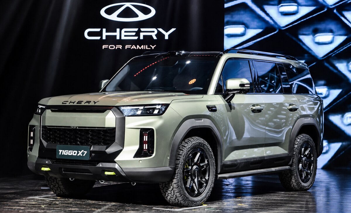 Chery mostra o Tiggo X7 com visual mais quadrado que o novo Tiggo 7 e reforça a proposta fora de estrada com imersão de até 700 mm