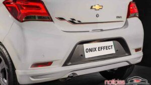 Chevrolet Onix Effect 2018 10
