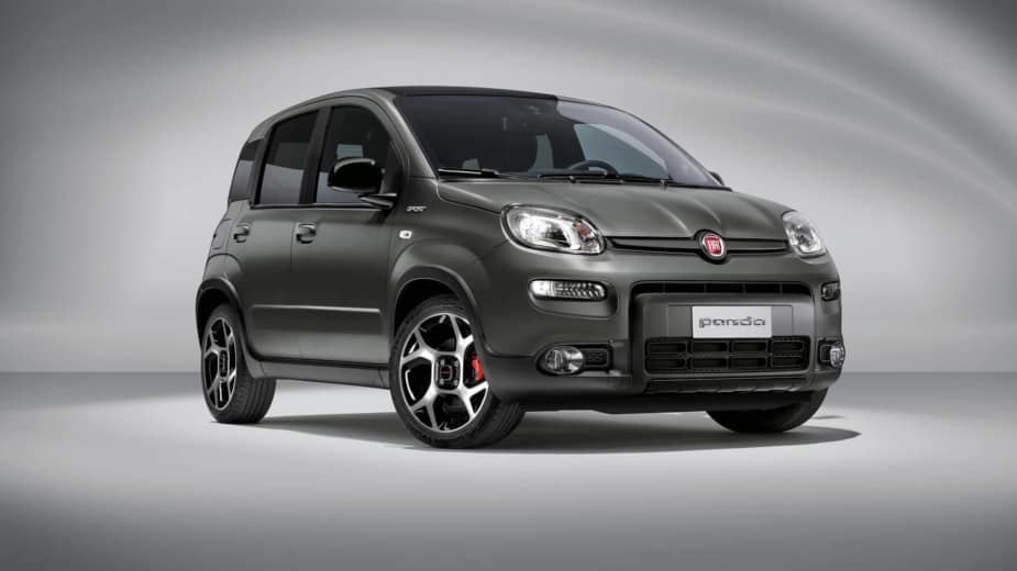 Fiat Panda 2021 tem visual renovado na Itália 