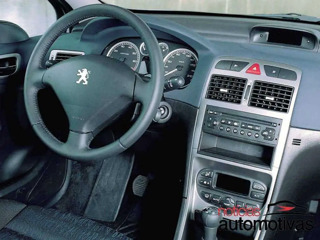 Interior Peugeot 307 5 door 2001–05
