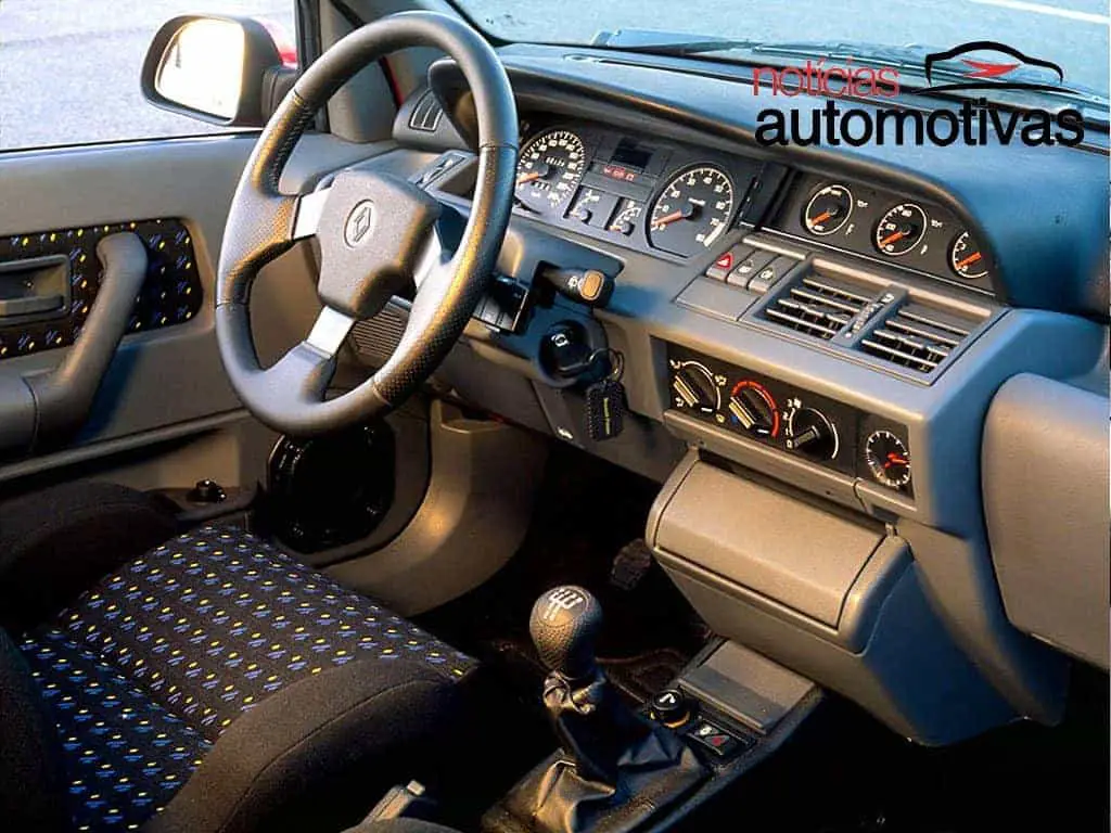 Interior Renault Clio 16S 1991–94
