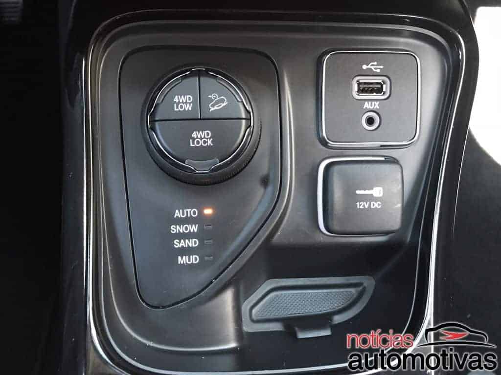 Jeep Compass 2.016 - Página 5 Jeep-Compass-Limited-Diesel-2018-interior-42-1