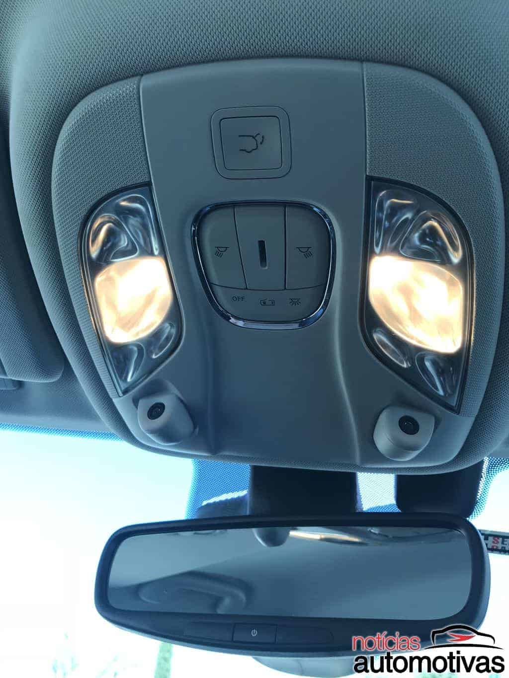 Jeep Compass 2.016 - Página 5 Jeep-Compass-Limited-Diesel-2018-interior-47-1