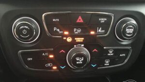 Jeep Compass Limited Diesel 2018 interior63 1