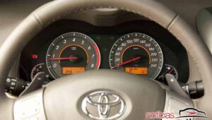 Toyota Corolla Altis 2011 5
