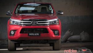 Toyota Hilux 2018 18