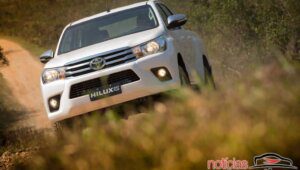 Toyota Hilux SRV 2016 1