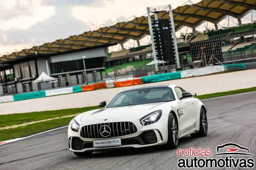 AMG GT: Conheça o superesportivo alemão da Mercedes-Benz 