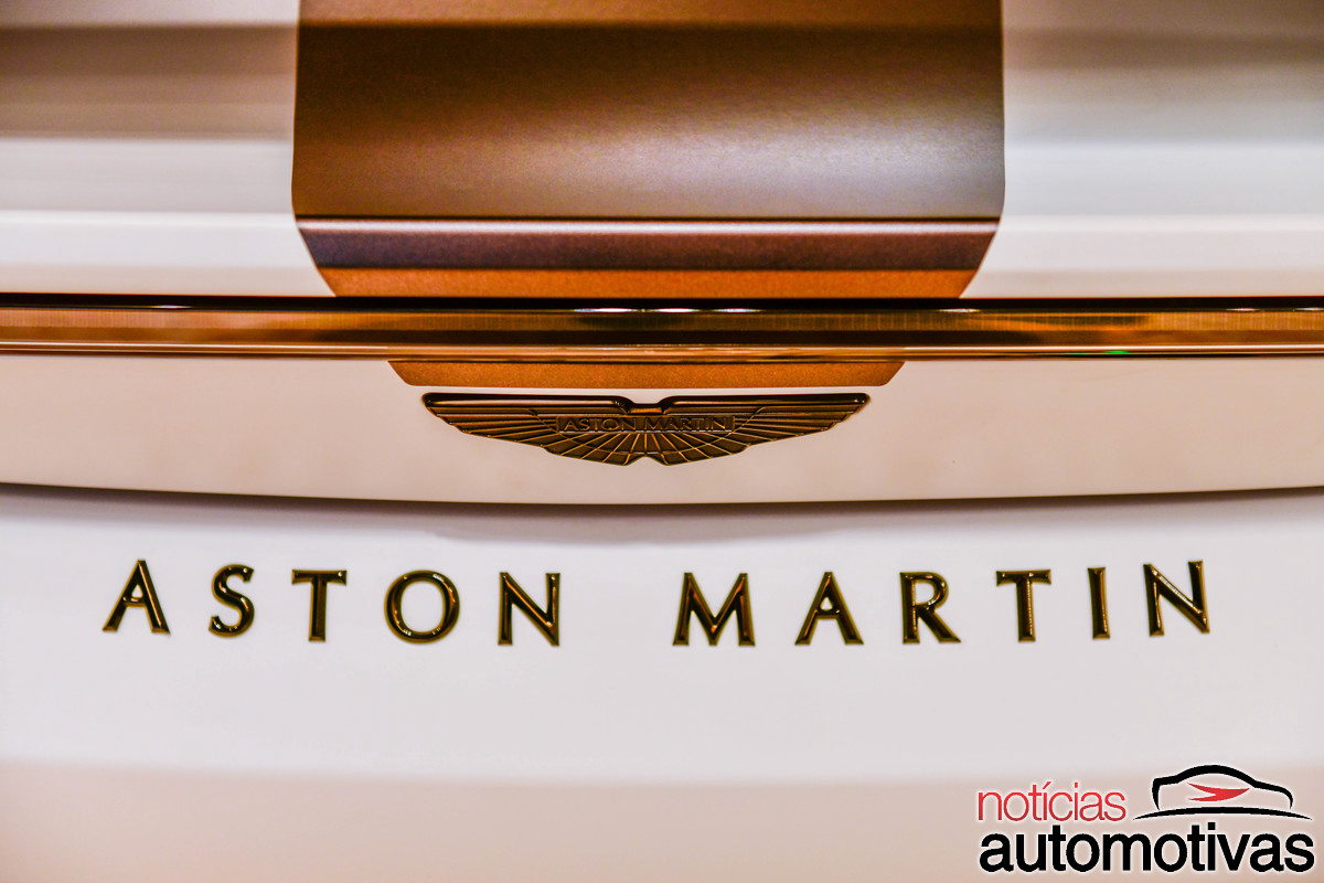 aston martin logo (1) aston martin logo (1)