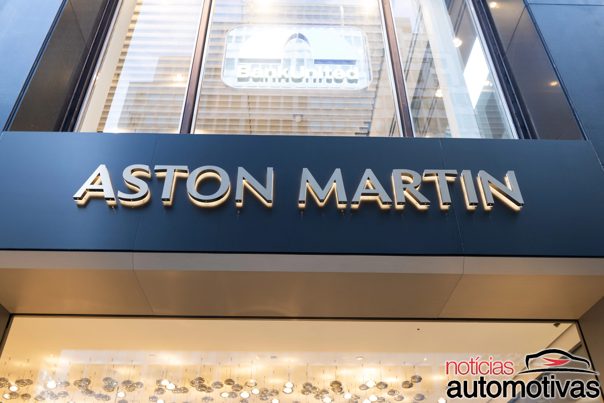 aston martin logo (2) aston martin logo (2)