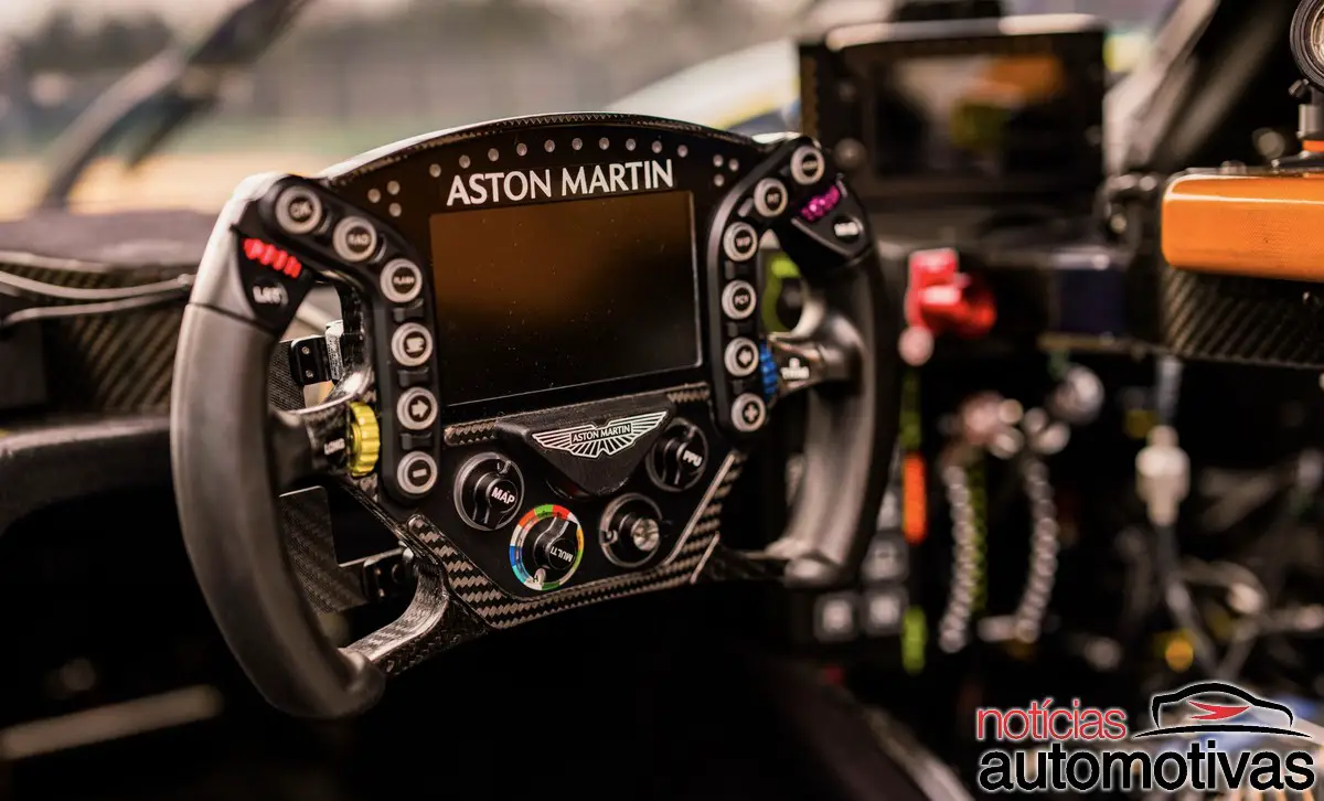 aston martin valkyrie lm (4)