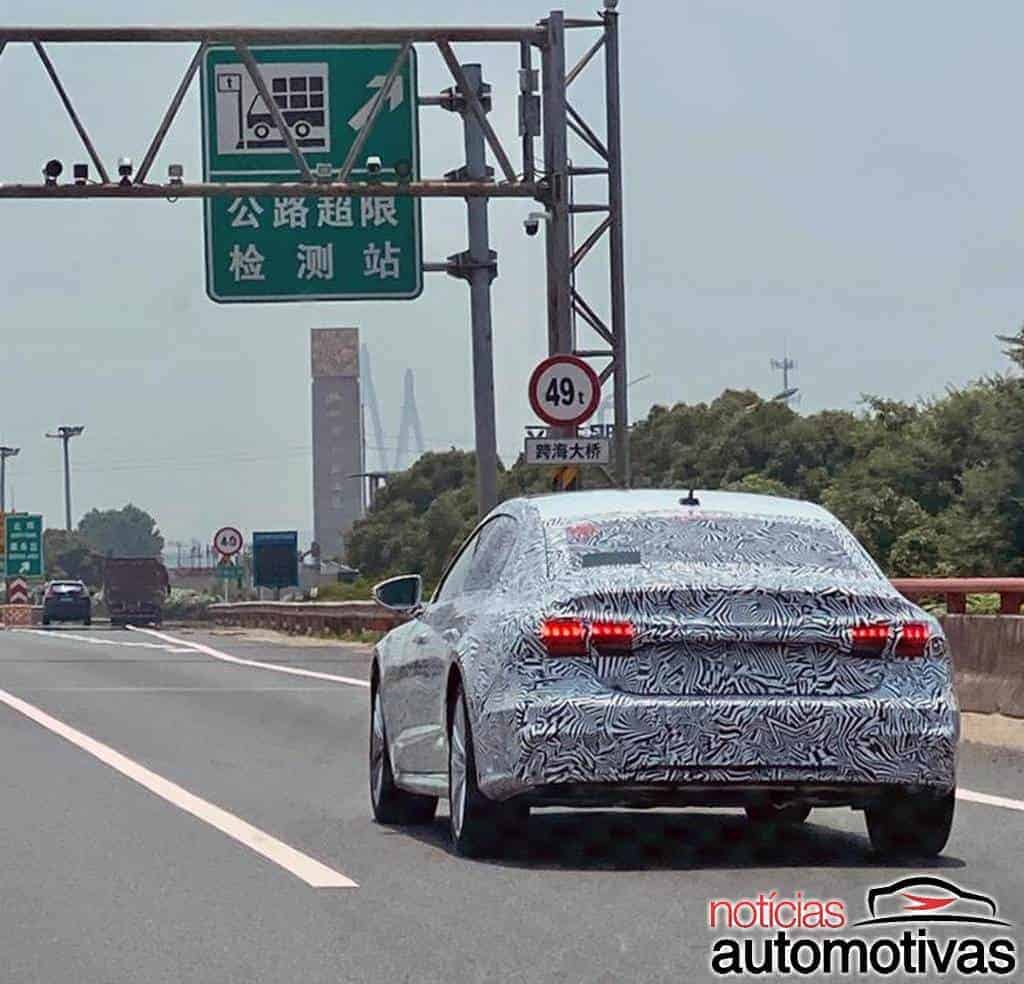 Audi A7 L estica traseira e vira sedã longo na China 