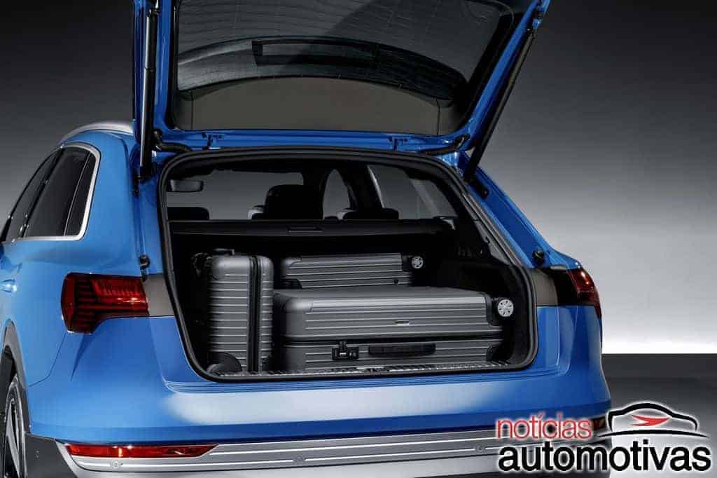 Audi promete e-tron em 2019, mas traz veículo camuflado 