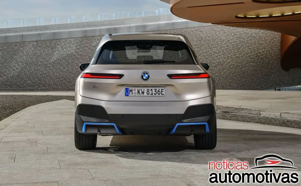 BMW iX tem cara feia, mas proposta interessante para o futuro 