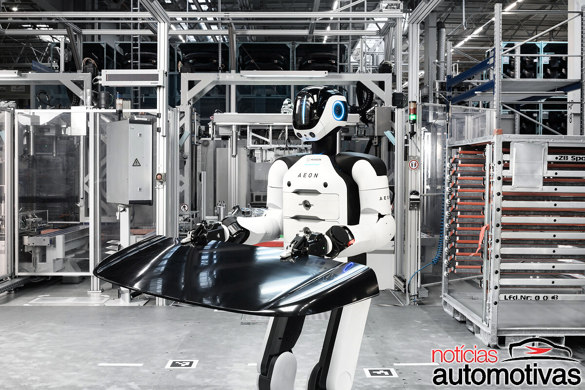 Trabalhadores alemães em alerta: BMW vai introduzir robôs humanoides para montar automóveis no país