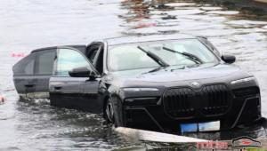 bmw serie 7 dentro rio (6)