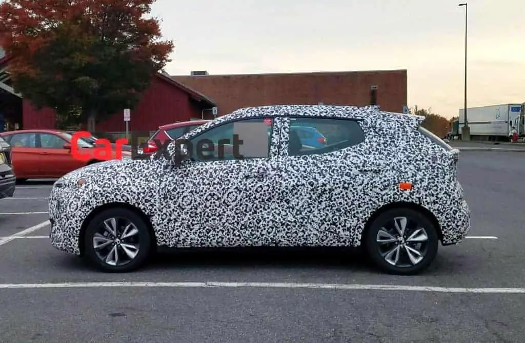 Chevrolet Bolt EUV é flagrado em estacionamento nos EUA 