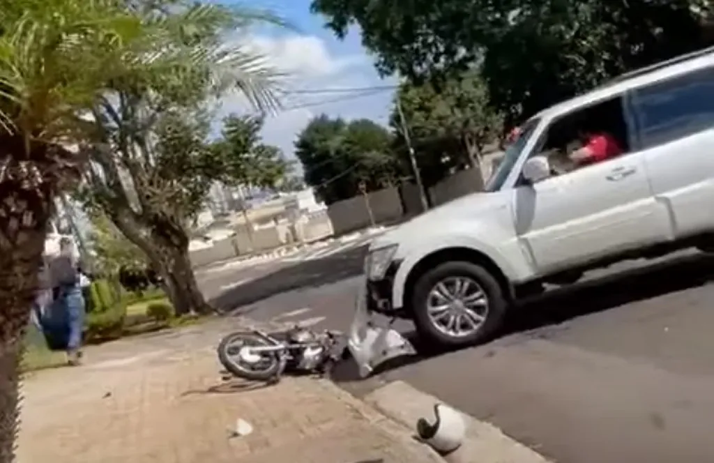 Briga de trânsito acaba com motoboys atropelados em SP (vídeo) 