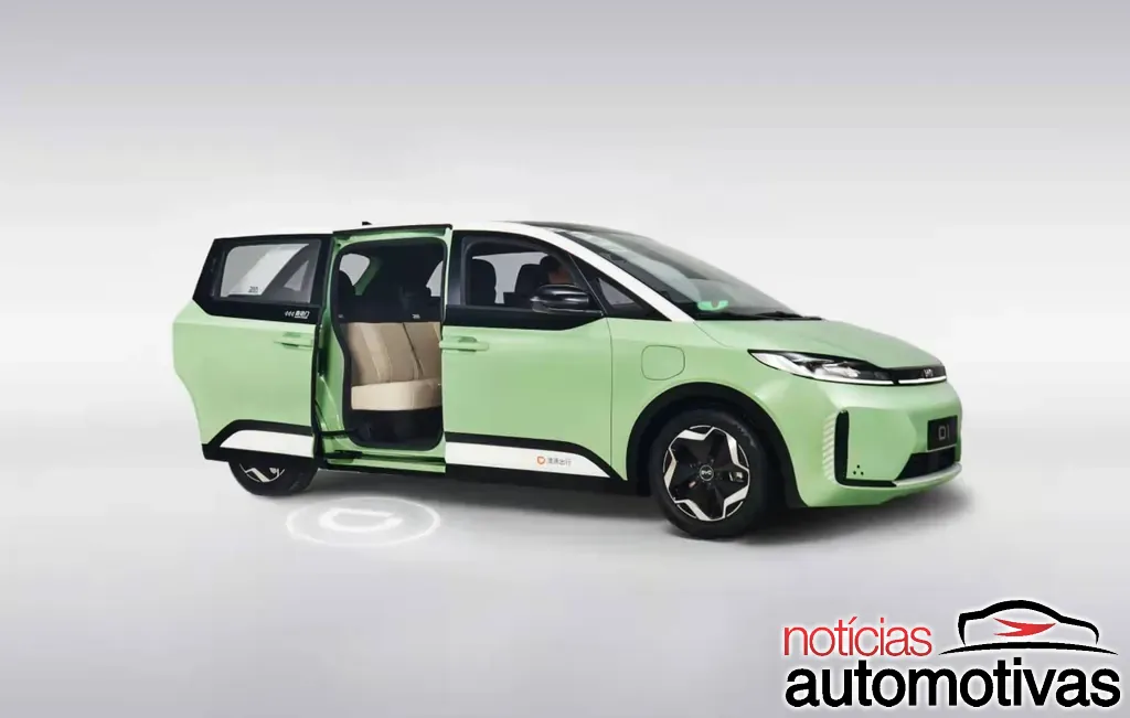 Feito como carro de aplicativo, BYD D1 é flagrado em São Paulo 