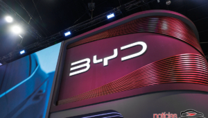 byd logo vermelho