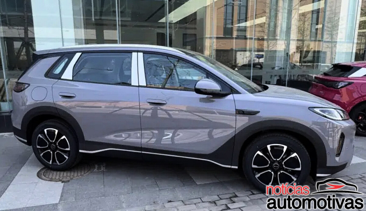 BYD entope concessionárias antes da pré-venda e manda recado: o Sealion 05 DM-i chega com bateria grande, LiDAR e preço de briga na China