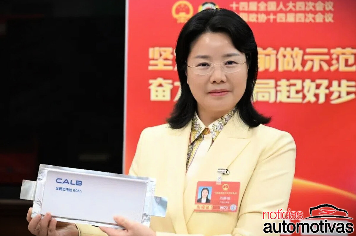 A bateria “estado sólido” que pesa menos que uma garrafa de água pode tirar 300 kg dos EVs e mudar quem manda no longo alcance