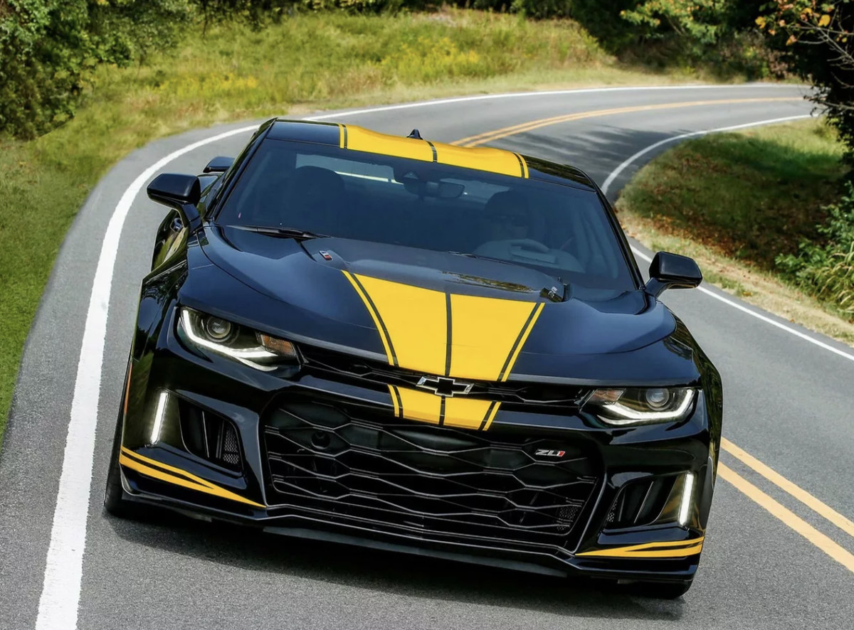 Mais de 50.000 Chevrolet Camaros, fabricados entre 2020 e 2022, tem rodas dianteiras que podem se travar durante a condução