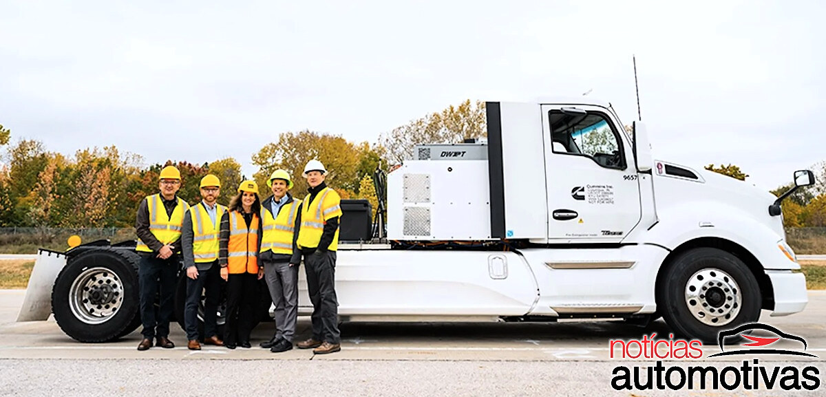 caminhao eletrico carregado em movimento eua (2) caminhao eletrico carregado em movimento eua (2)