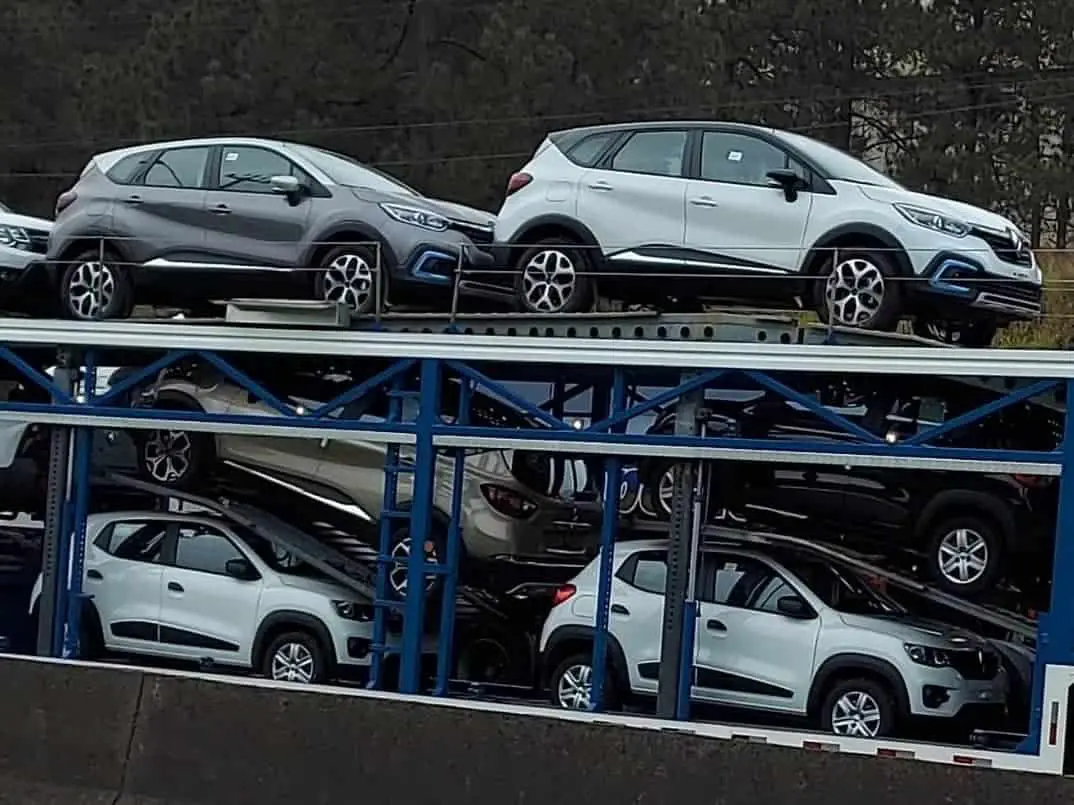 Renault Captur Turbo é flagrado em distribuição no Brasil 