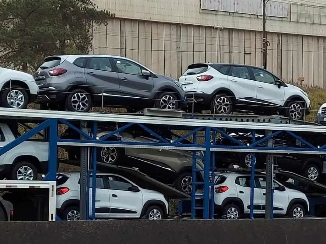 Renault Captur Turbo é flagrado em distribuição no Brasil 