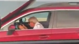 carro capo levantado estrada