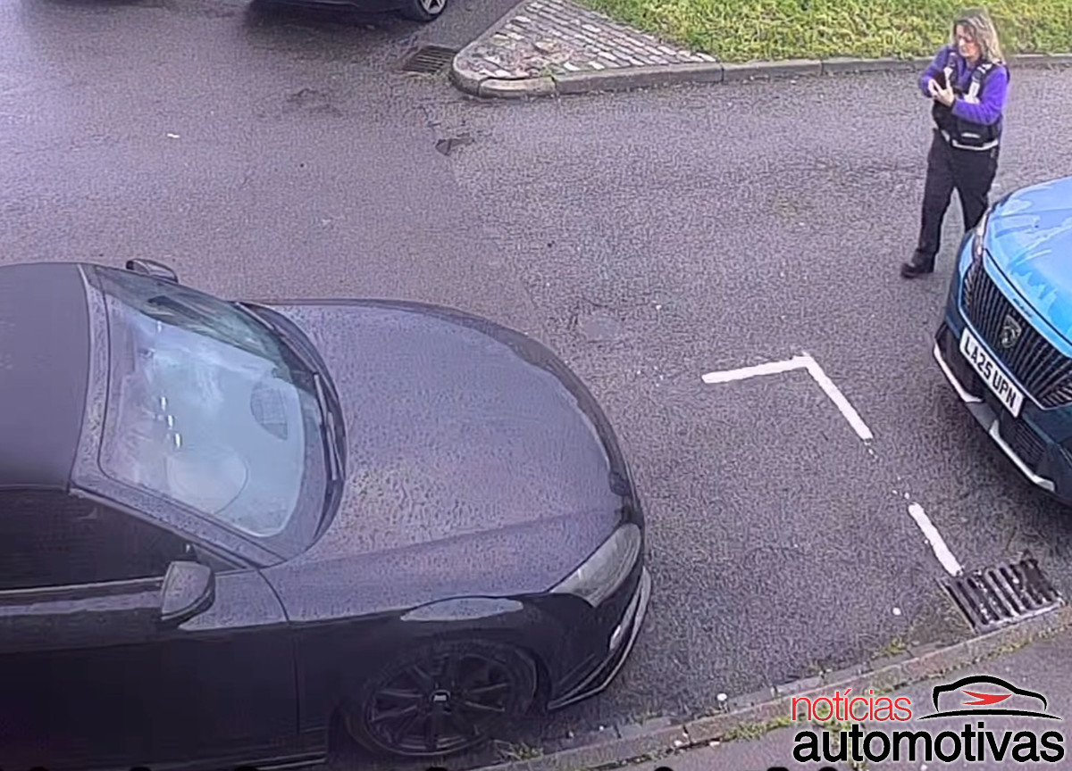 carro vaga pcd pintada (1) carro vaga pcd pintada (1)