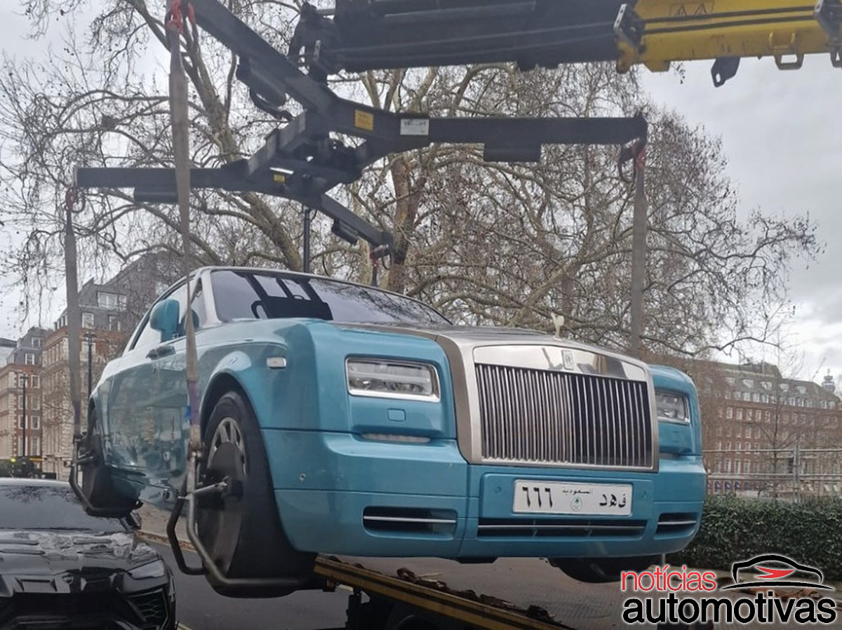 Londres declara guerra aos bilionários estrangeiros mal estacionados e começa a rebocar os veículos da elite intocável