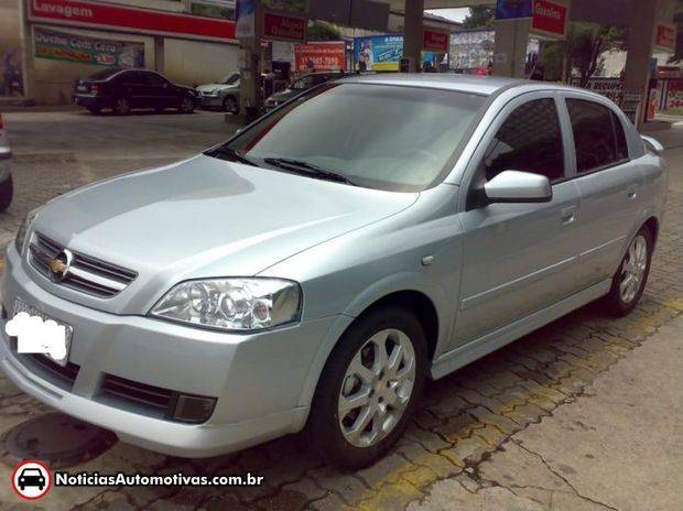 Chevrolet Astra 2010 ganha ar-condicionado digital e rodas de 16