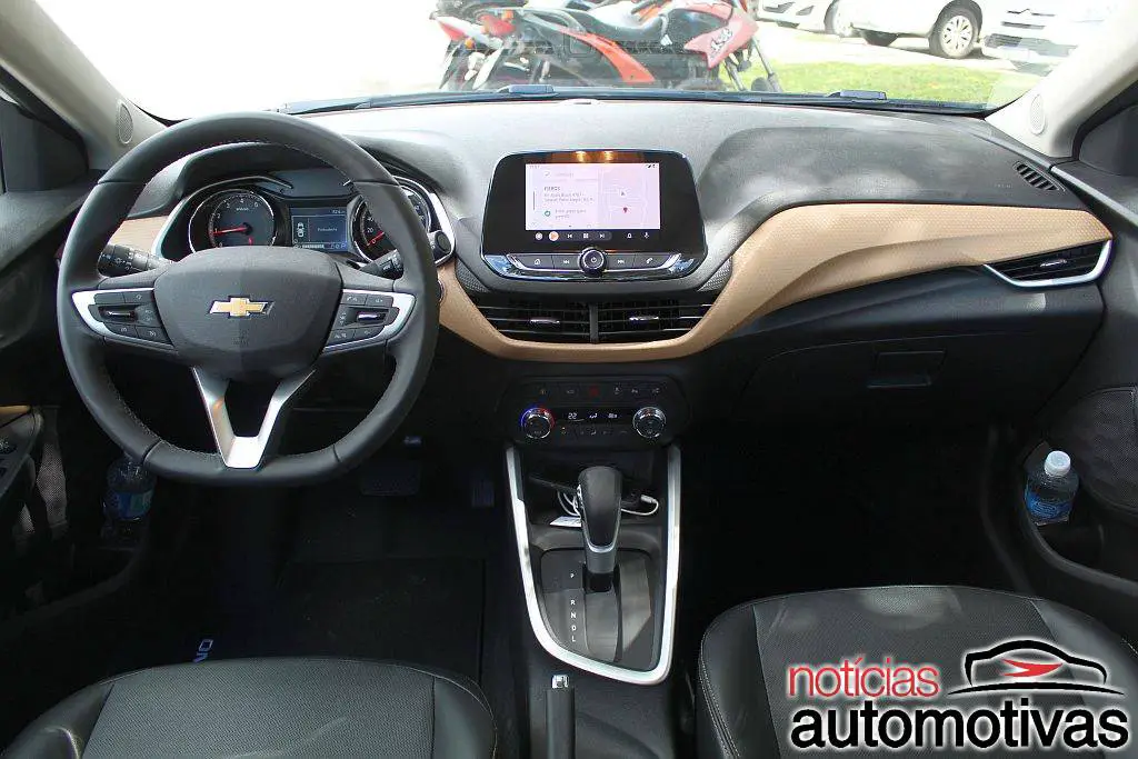 chevrolet onix plus turbo 2020 impressões na 29