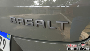citroen basalt dark avaliação na (15)