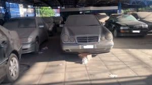 Colecionador de Recife vende frota de 300 carros antigos (vídeo) 