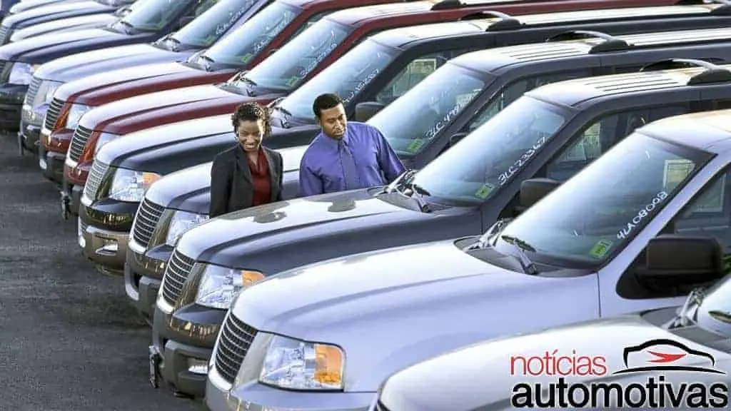 Mercado: setor automotivo está criando uma bolha, diz economista 